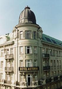 מלון  Astoria Hotel