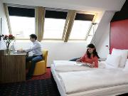 מלון  Senator Hotel