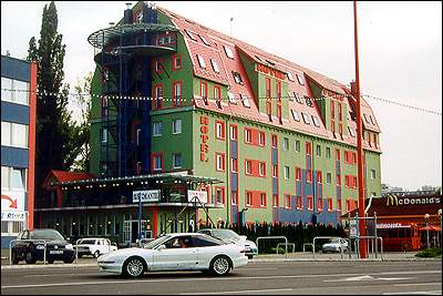 מלון  Polus Hotel