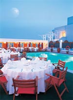 מלון  Capsis Hotel